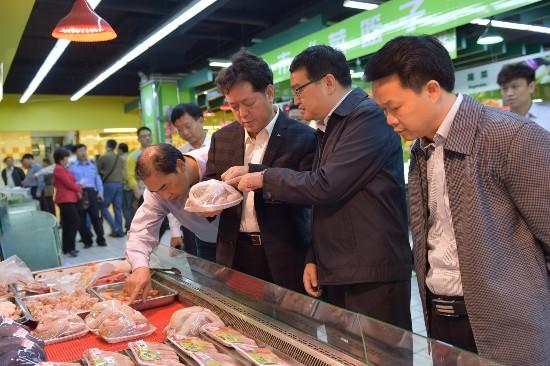 加強食用農產品質量安全監管 保障群眾‘舌尖上的安全’——河池市食用農產品市場銷售監管現場會側記